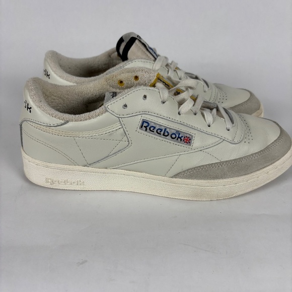 Reebok Other - REEBOK VINTAGE MEN'S ATHLETIC SHOE WHITE SIZE 9 M WHITE AND BLUE CLASSIC